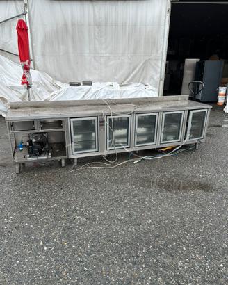 Banco frigo con porte in vetro
