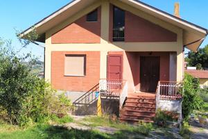 Villa singola con ampio giardino