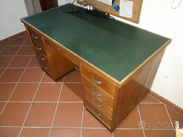 scrivania ministeriale 