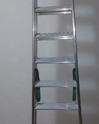 Scala doppia in alluminio a 8 gradini
