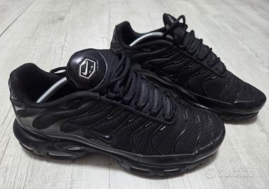 Nike Tn Air 44 nere