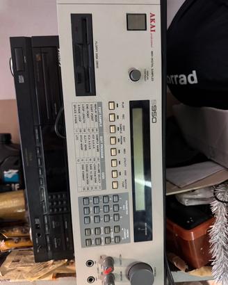 Campionatore Akay S950