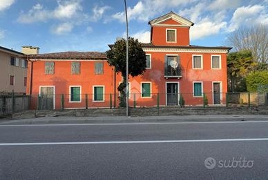VILLA SINGOLA A CASALE SUL SILE