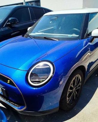 Mini All Electric Cooper SE Favoured