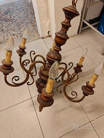 lampadario in stile antico in legno massello 