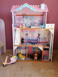 casa delle bambole con ascensore