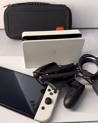 Nintendo Switch OLED Bianco con dock e gioco