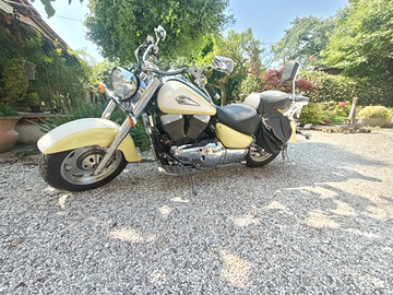 Suzuki Intruder 1500 LC