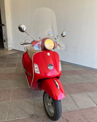 VESPA 125 ROSSA