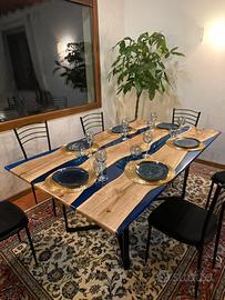 Tavolo in legno e resina