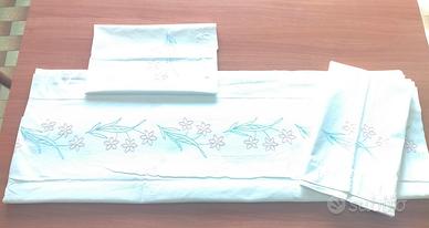 Lenzuolo sopra+ 2 federe Ricamo Rosa giallo azzurr