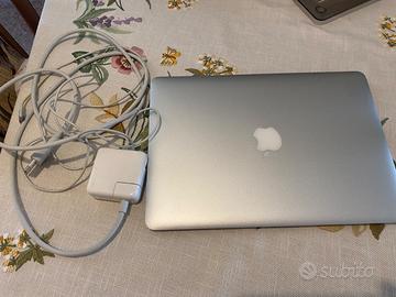 MacBook Air Apple