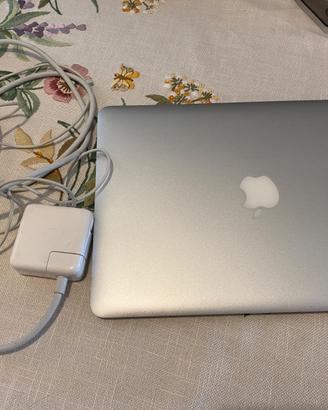 MacBook Air Apple