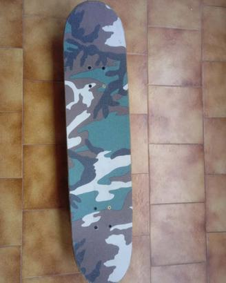 SKATEBOARD OLD SCHOOL IN BUONE CONDIZIONI
