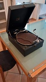 grammofono antico da viaggio