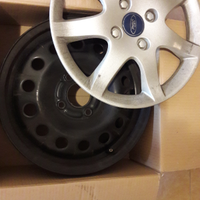 N. 4 Cerchi e copricerchi completi Ford