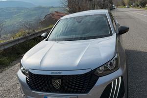 Peugeut 2008 Hybrid cambio automatico /luglio 2025
