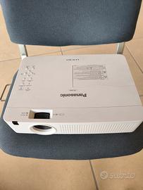 Proiettore Panasonic modello PT-VX41 XGA