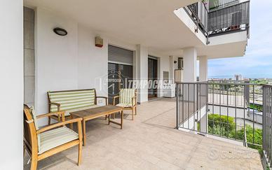 TRILOCALE CON TERRAZZO