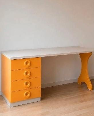 Scrivania mondo convenienza con cassetti