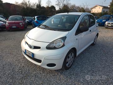 Toyota Aygo 1.0 12V VVT-i 5 porte Sol Connect