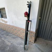 2 Stativi 3 stadi, in acciaio zincato.