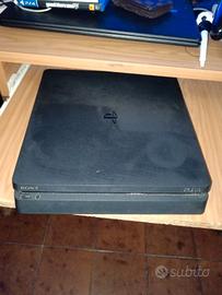 PLAYSTATION4 CON GIOCHI