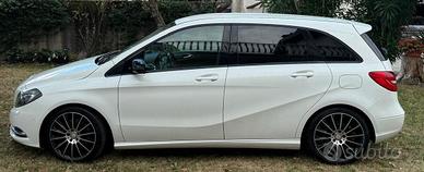 MERCEDES B 220 PREMIUM AUTOMATICO 7 RAPPORTI