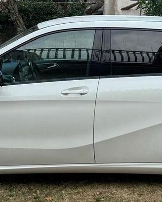 MERCEDES B 220 PREMIUM AUTOMATICO 7 RAPPORTI