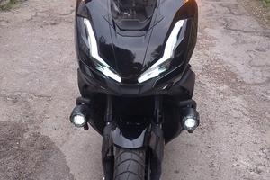 Honda ADV 350 2025 – Nero Lucido Brillantinato – 9