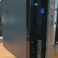 PC Desktop da ufficio completo di monitor mouse e