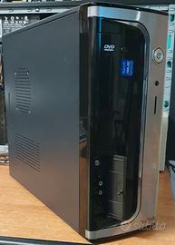 PC Desktop da ufficio completo di monitor mouse e