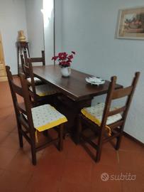 Tavolo più 4 sedie in massello