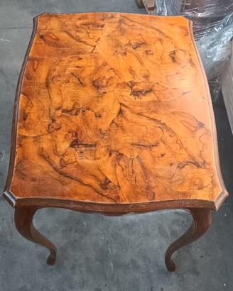 Piccolo tavolo in radica