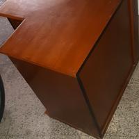 mobile basso e sedia vintage