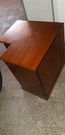 mobile basso e sedia vintage