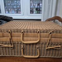 Cesto pic-nic in vimini, una cerniera è rotta