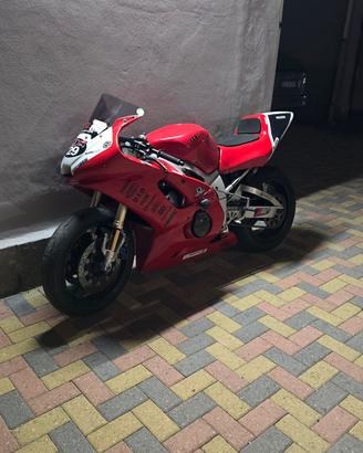 YAMAHA R6