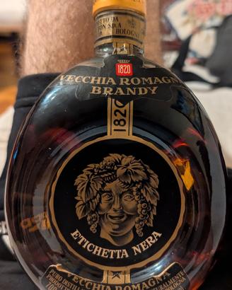 🟡RARA BOTTIGLIA VECCHIA ROMAGNA BRANDY PER ESPOSI