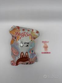 PopMart Labubu Have a Seat Dada Originale