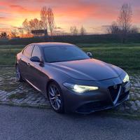 Alfa romeo giulia 2.2 180cv Super