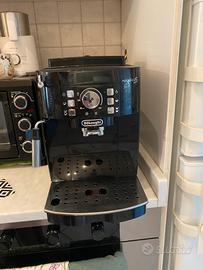 Macchinetta del caffè Delonghi Magnifica S
