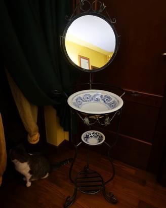 Lavabo toilette in ferro battuto con ceramica