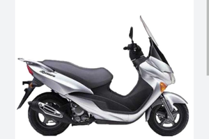 Scooter Suzuki 150 cc modello epicuro