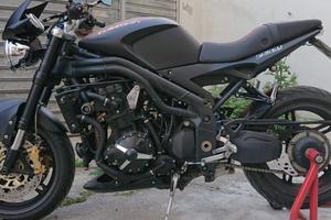 Triumph speed triple 1050