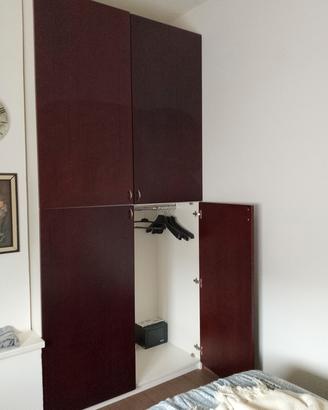 armadio in legno 