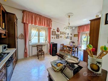 Appartamento di 70 m² con 4 locali e posto auto a 