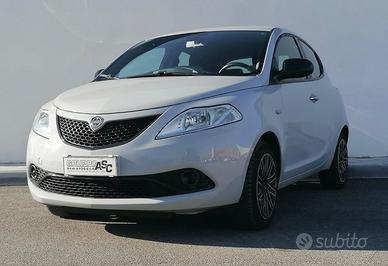 LANCIA Ypsilon 1.2 BENZ GPL 69 CV 5 porte ADATTA