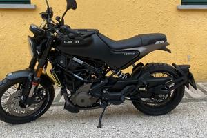 Moto husqvarna svartpilen 401