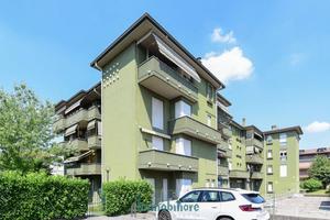 Immobile di 90 m² a Seregno